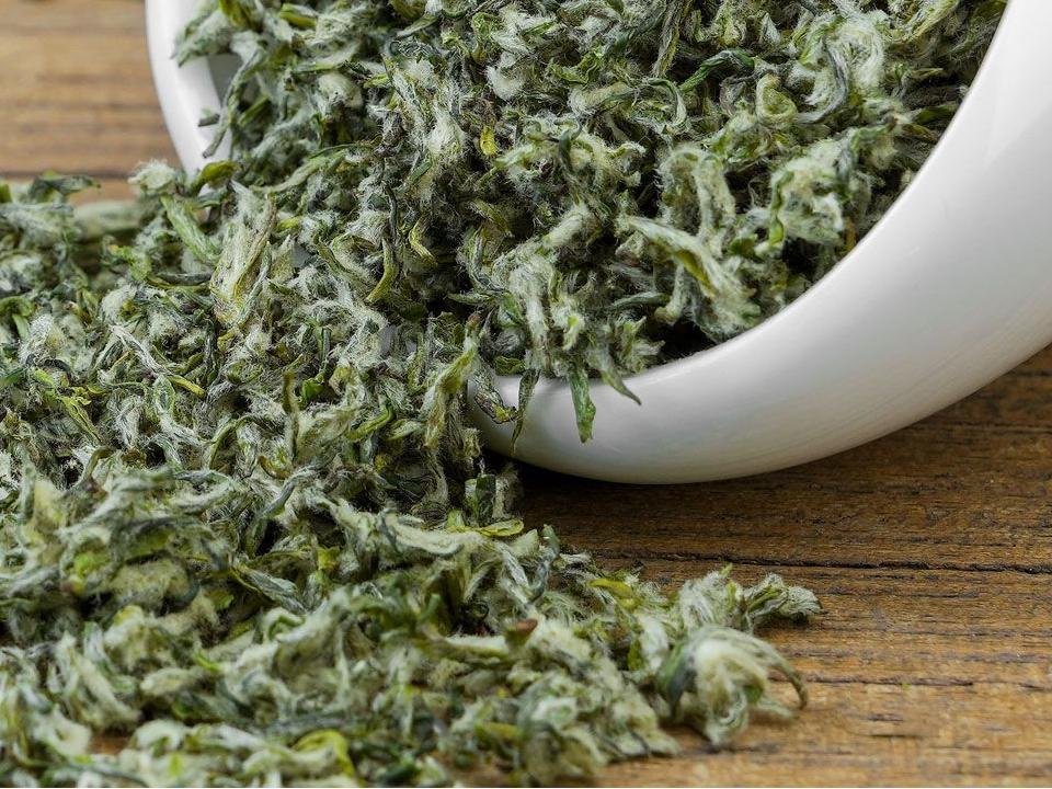 Handmade Ming Qian Dong Ting West Mountain Bi Luo Chun Green Tea - Image 3