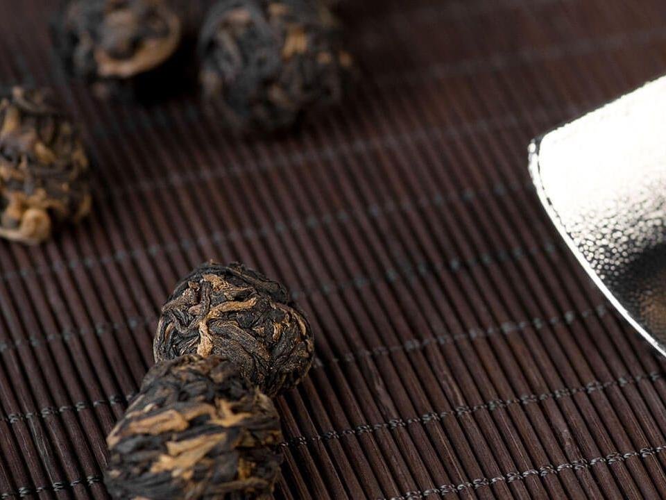 Award Winning Fengqing Dragon Pearl Black Tea - Image 5