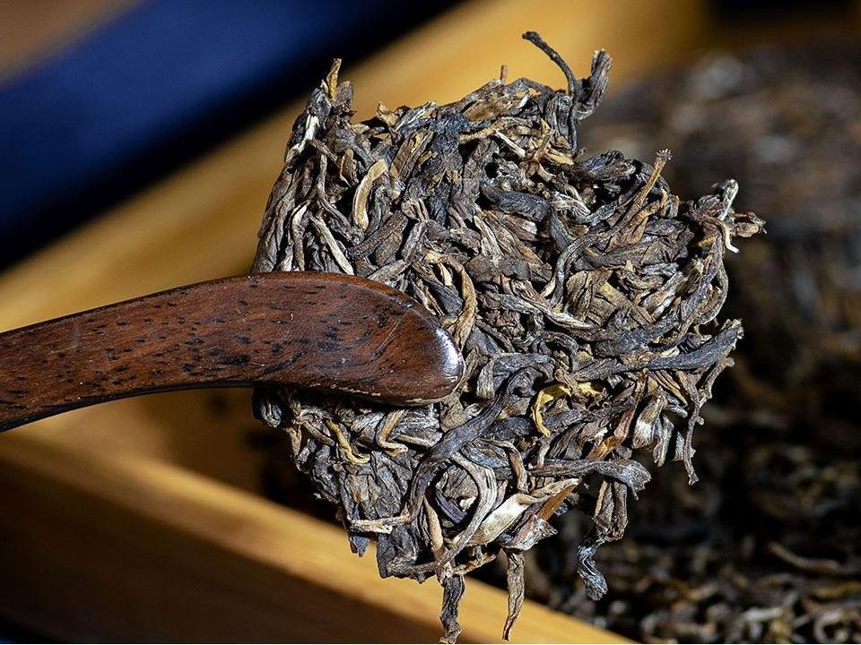 Bing Dao Ancient Tree Raw Pu-erh Cake Tea - Image 3