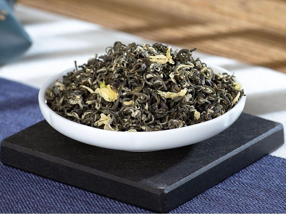 Bi Tan Piao Xue Jasmine Green Tea - Image 3