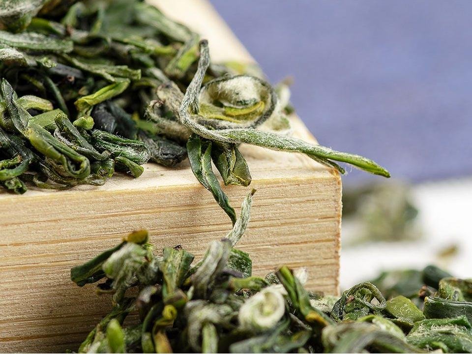 Ming Qian Curled Long Ya Green Tea - Image 5