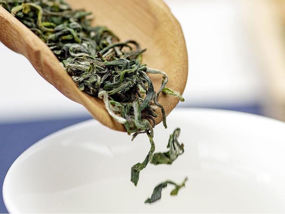 Ming Qian Curled Long Ya Green Tea - Image 6