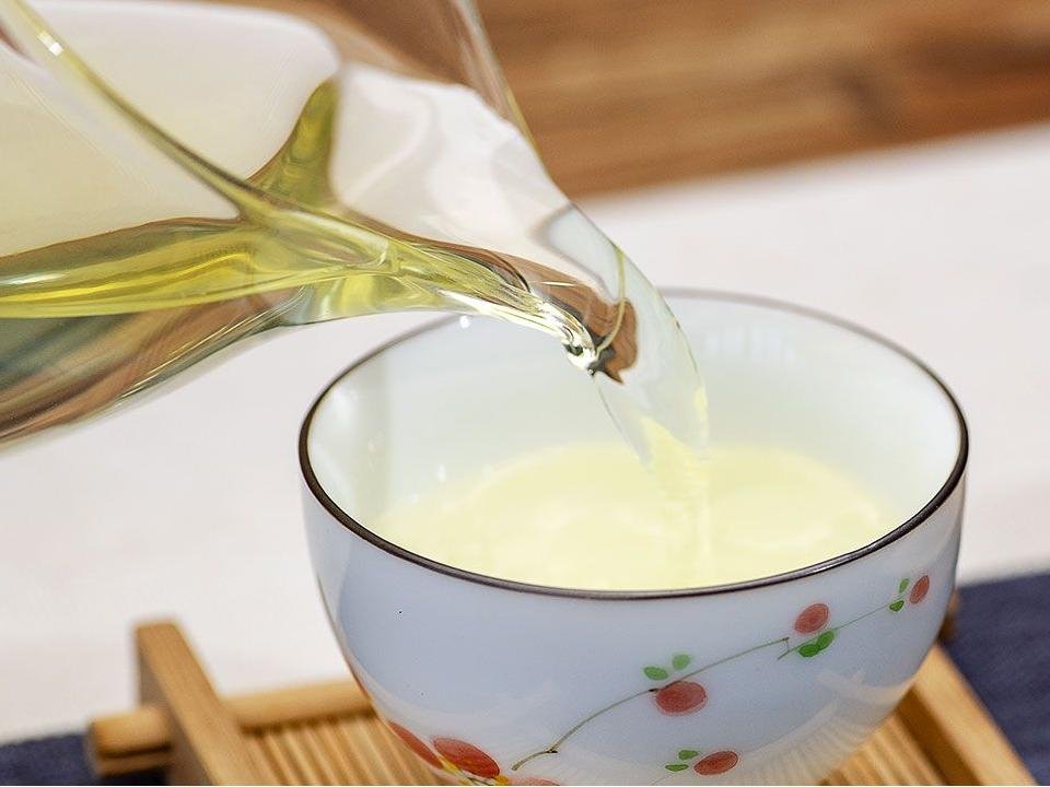 Ming Qian Curled Long Ya Green Tea - Image 3