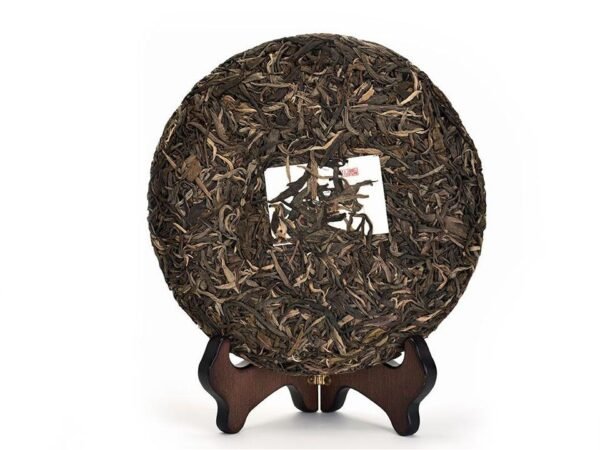 Fengqing Da Xue Shan (Big Snow Mountain) Raw Pu-erh Cake Tea - Image 3