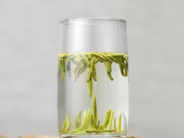 Ming Qian Long Ya Green Tea - Image 4